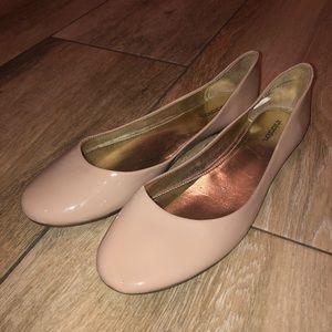 Simple cream flats